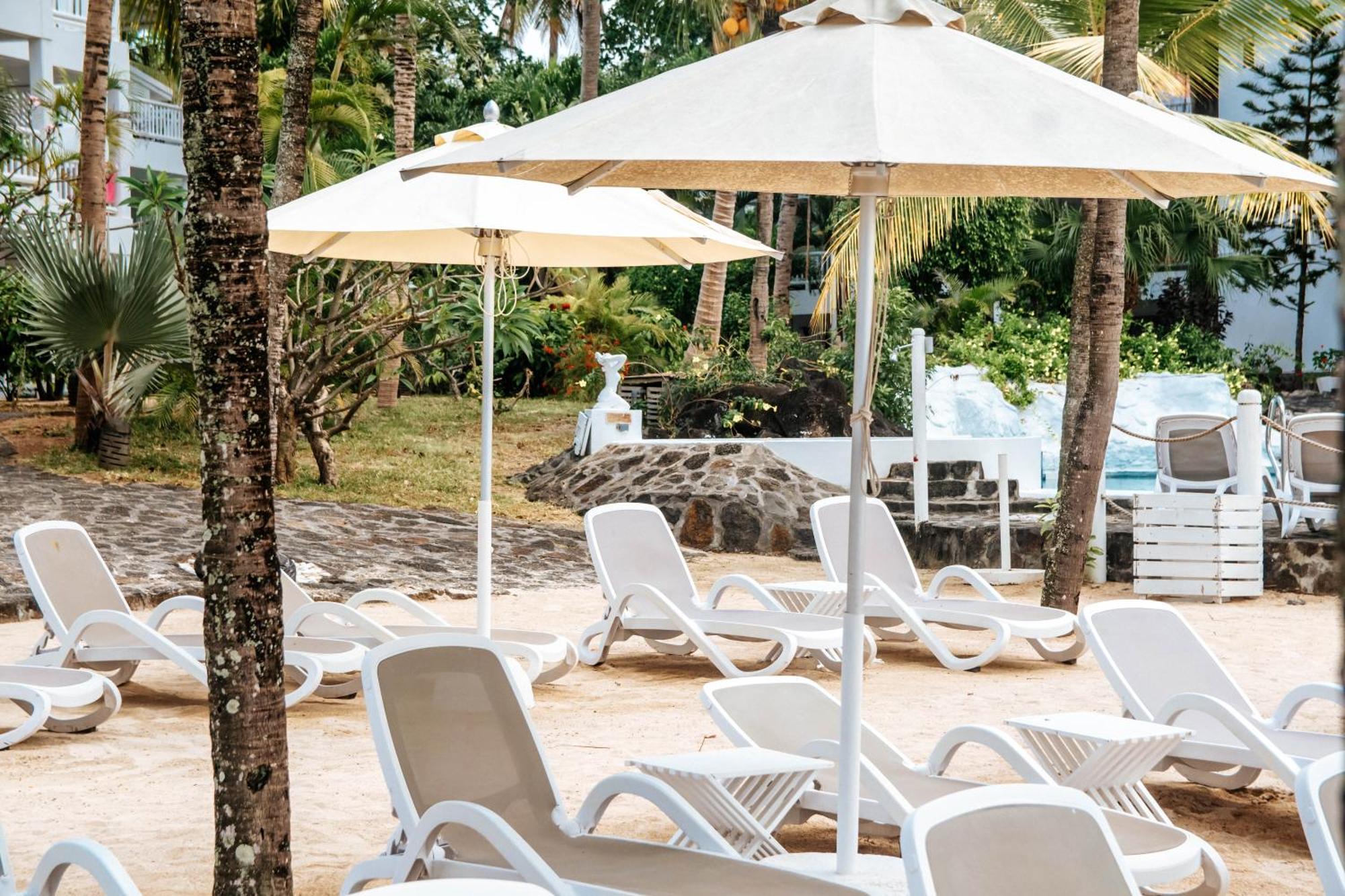 Hibiscus Boutique Hotel Pereybere Beach Exterior foto