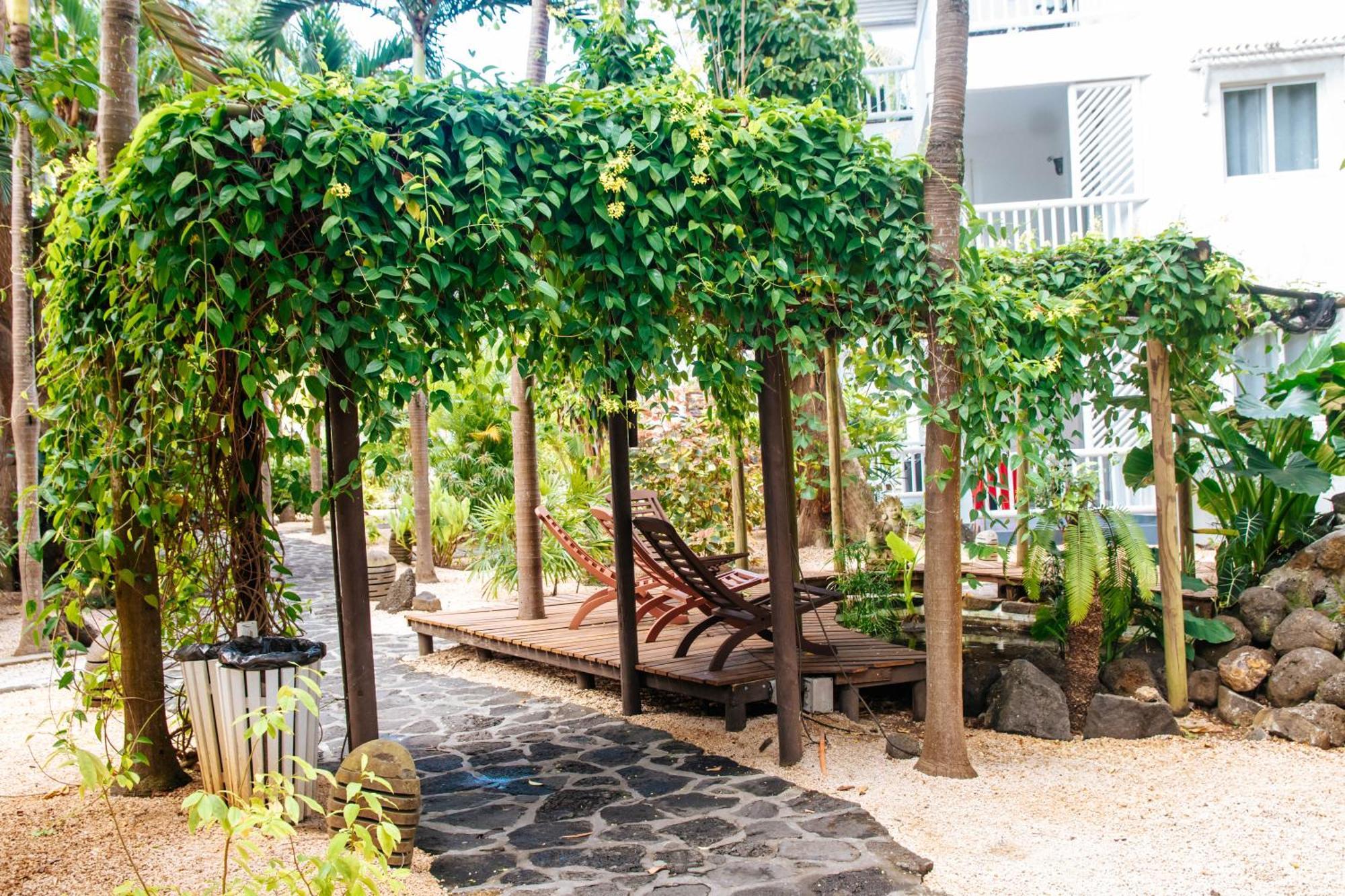 Hibiscus Boutique Hotel Pereybere Beach Exterior foto