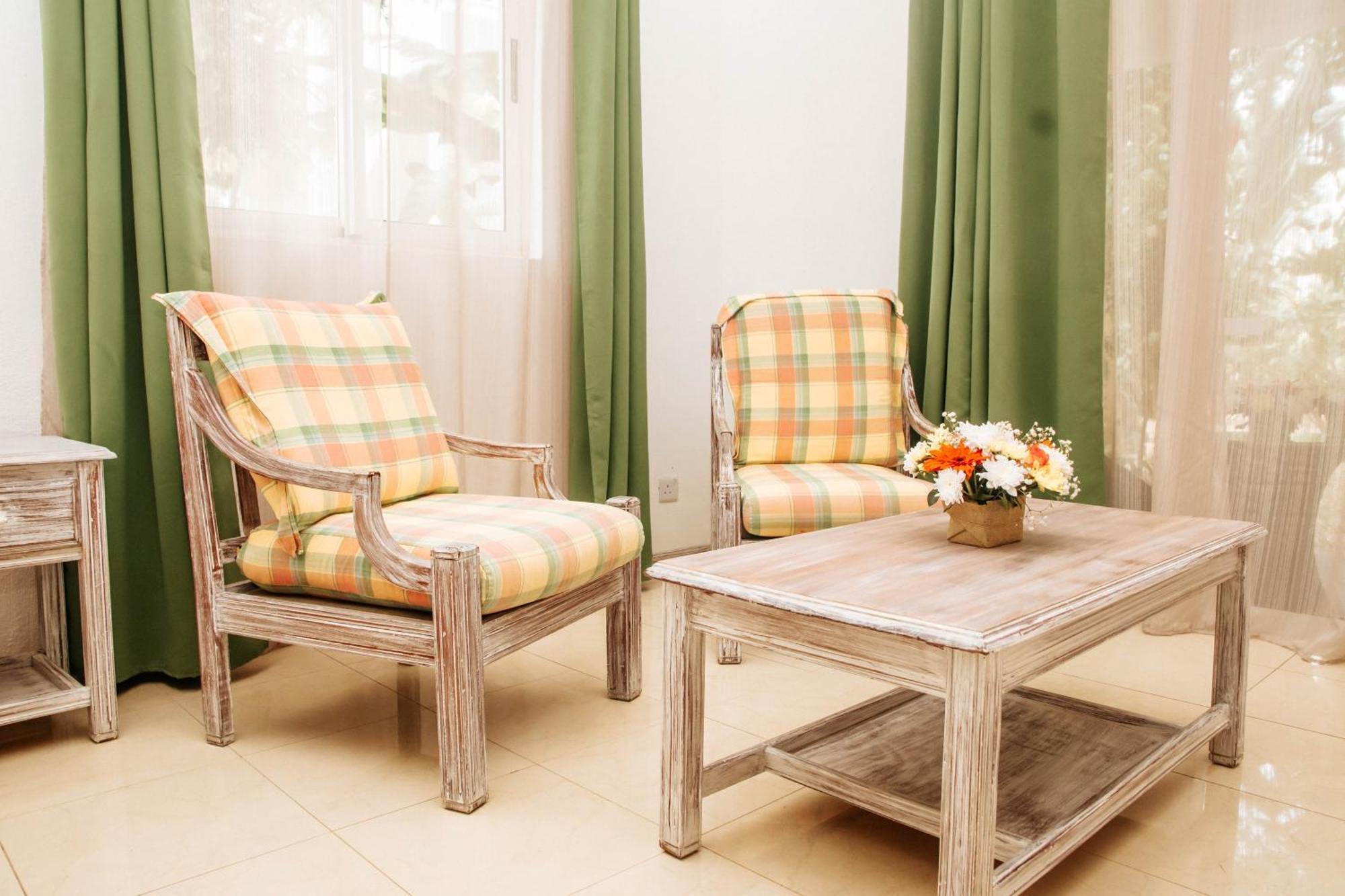 Hibiscus Boutique Hotel Pereybere Beach Exterior foto